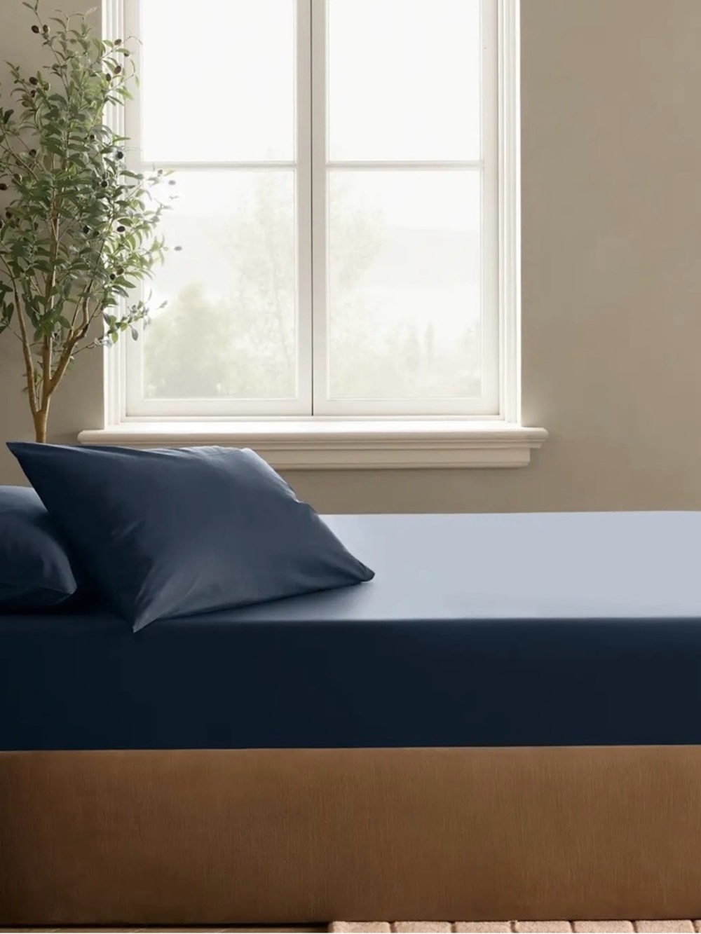 Quince Organic Crisp Percale 3 Piece Fitted Sheet, King (Navy)